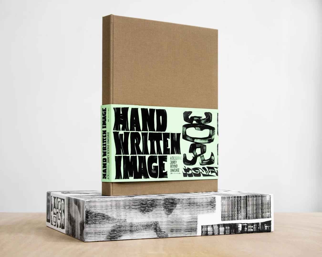Hand Written Image - A Calligraphic Journey Beyond Language - Vincent de Boer